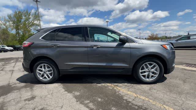 Thumbnail: 2022 Ford Edge - 9