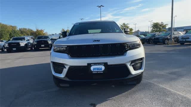 Thumbnail: 2025 Jeep Grand Cherokee - 3