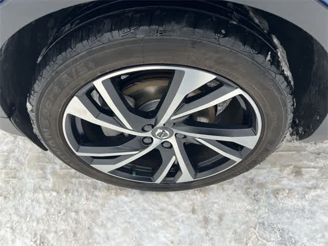 Thumbnail: 2020 Volvo XC40 - 12