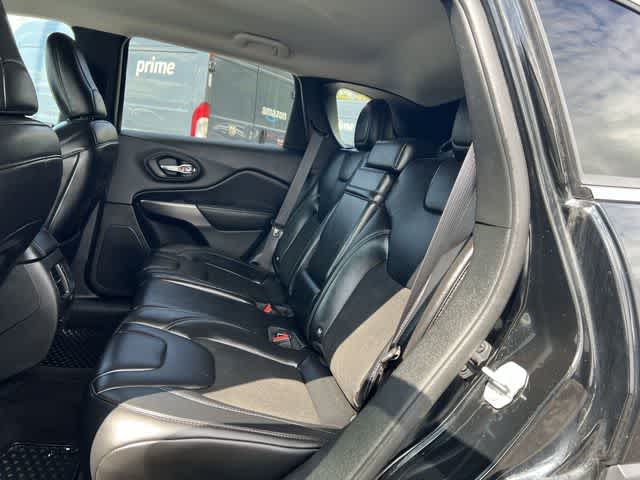 Thumbnail: 2019 Jeep Cherokee - 17