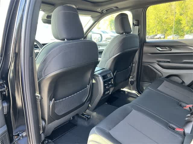 Thumbnail: 2025 Jeep Grand Cherokee - 16