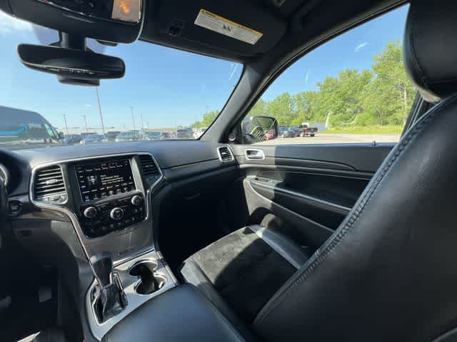 Thumbnail: 2017 Jeep Grand Cherokee - 10