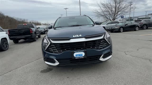 Thumbnail: 2023 Kia Sportage - 3