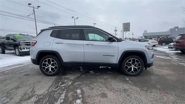 Thumbnail: 2024 Jeep Compass - 9