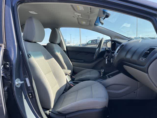 Thumbnail: 2016 Kia Forte - 19