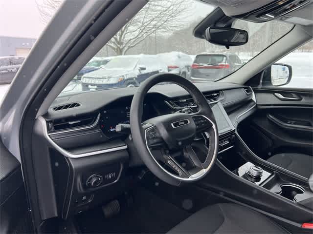 Thumbnail: 2023 Jeep Grand Cherokee - 10