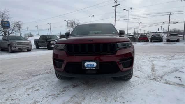 Thumbnail: 2023 Jeep Grand Cherokee - 3