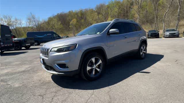 Thumbnail: 2019 Jeep Cherokee - 3