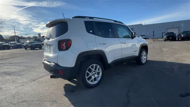 Thumbnail: 2019 Jeep Renegade - 8