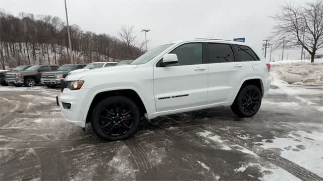 Thumbnail: 2019 Jeep Grand Cherokee - 4