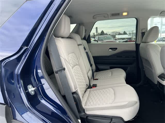 Thumbnail: 2022 Nissan Pathfinder - 18