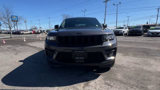 Thumbnail: 2023 Jeep Grand Cherokee - 3