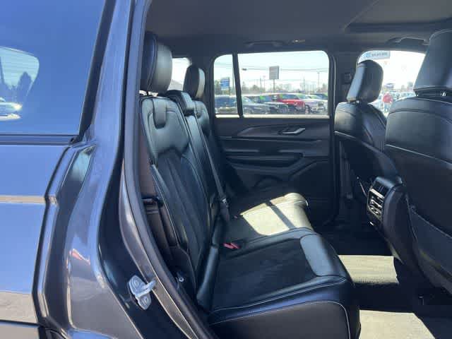 Thumbnail: 2023 Jeep Grand Cherokee - 18