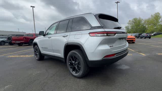 Thumbnail: 2026 Jeep Grand Cherokee - 6