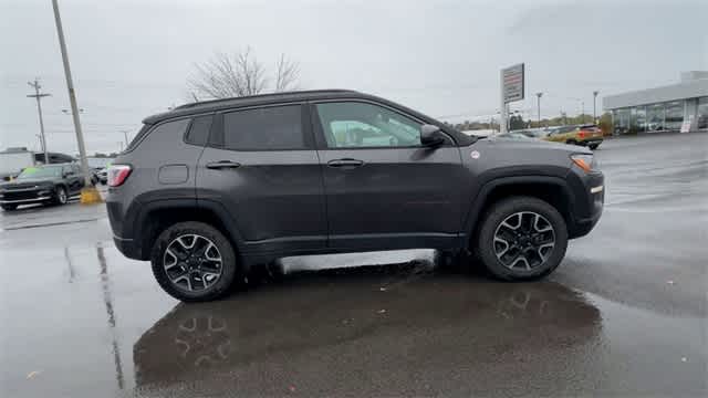 Thumbnail: 2019 Jeep Compass - 9