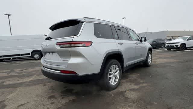 Thumbnail: 2023 Jeep Grand Cherokee - 8