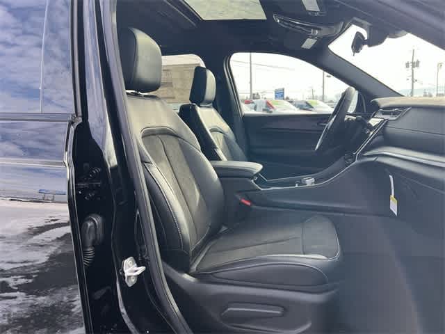 Thumbnail: 2025 Jeep Grand Cherokee - 19