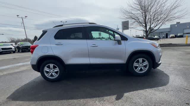 Thumbnail: 2019 Chevrolet Trax - 9