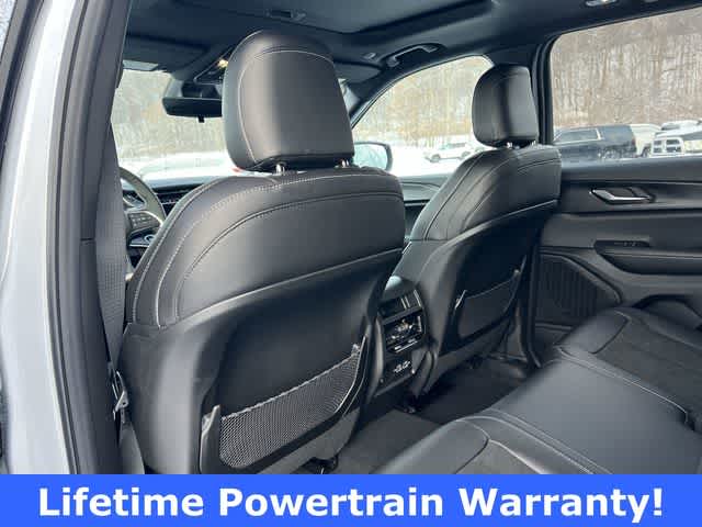 Thumbnail: 2025 Jeep Grand Cherokee - 16