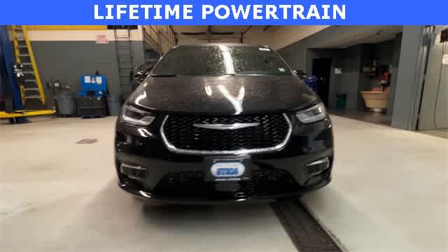 Thumbnail: 2026 Chrysler Pacifica - 3