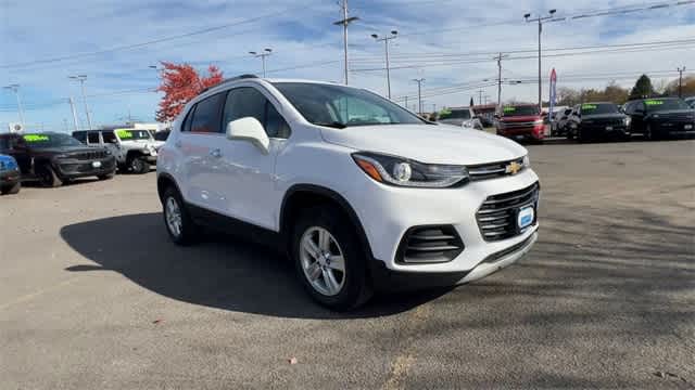 Thumbnail: 2020 Chevrolet Trax - 2