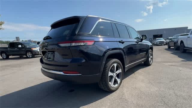 Thumbnail: 2022 Jeep Grand Cherokee - 8