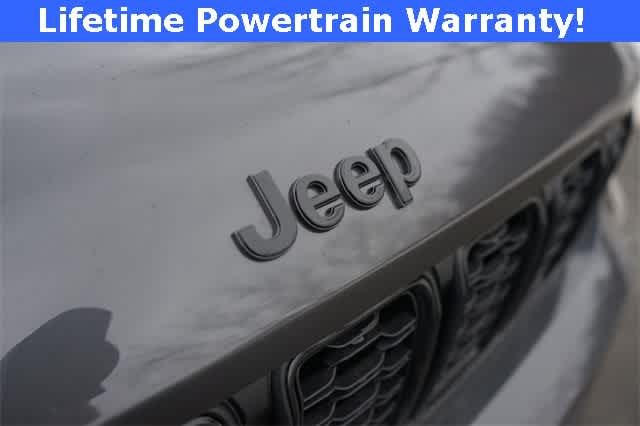 Thumbnail: 2025 Jeep Grand Cherokee L - 18