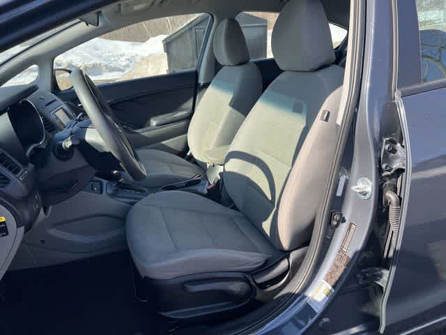 Thumbnail: 2016 Kia Forte - 15