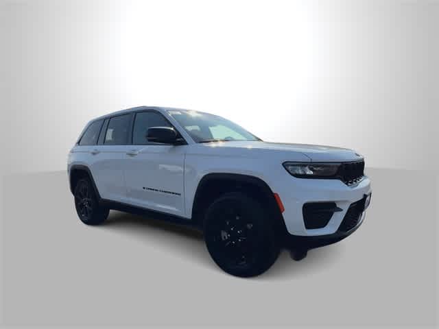 2025 Jeep Grand Cherokee Laredo 2