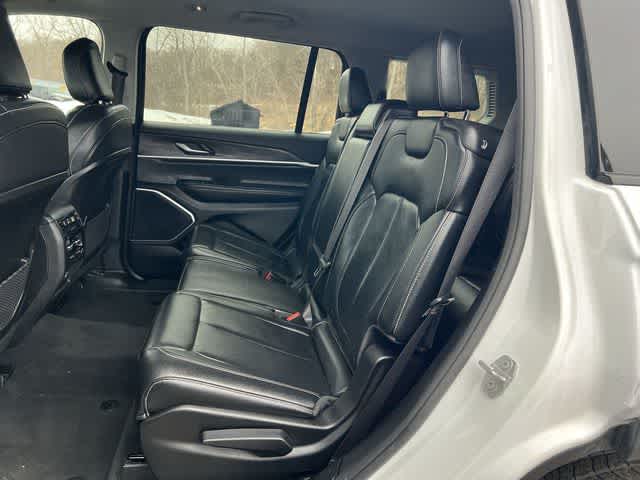 Thumbnail: 2022 Jeep Grand Cherokee - 17