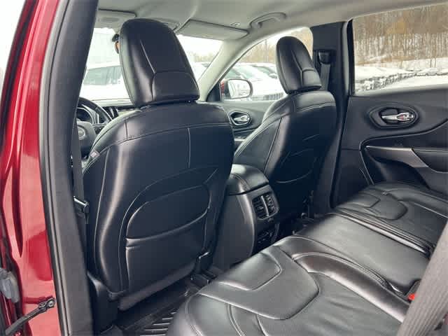 Thumbnail: 2019 Jeep Cherokee - 16