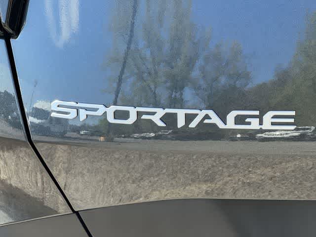 Thumbnail: 2023 Kia Sportage - 10