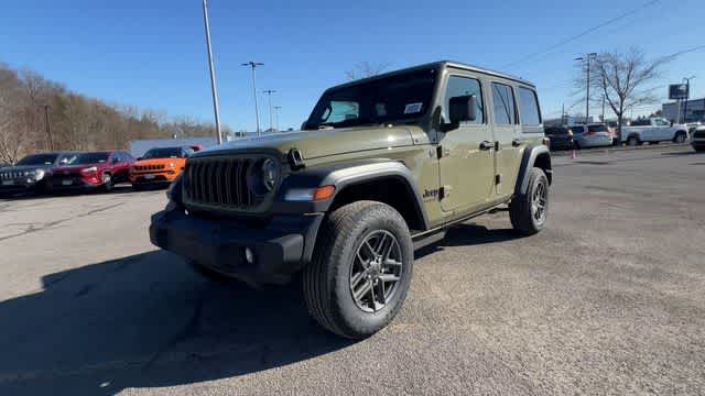Thumbnail: 2026 Jeep Wrangler - 4