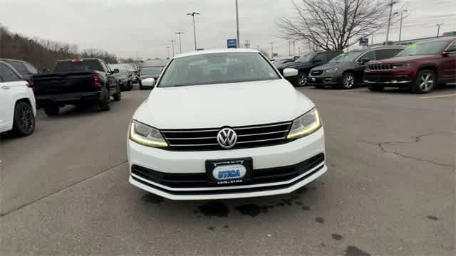 Thumbnail: 2017 Volkswagen Jetta - 3
