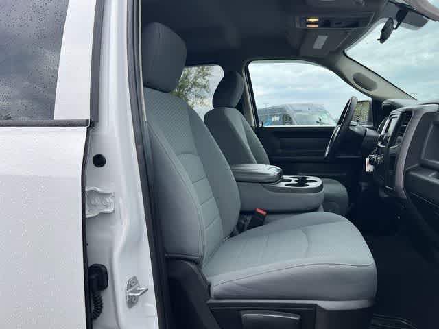 Thumbnail: 2019 RAM 1500 Classic - 27