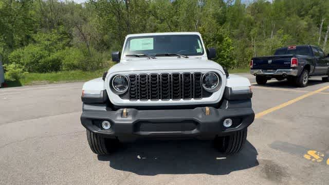 Thumbnail: 2026 Jeep Wrangler - 3