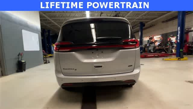 Thumbnail: 2026 Chrysler Pacifica - 7