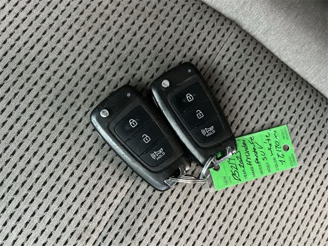 Thumbnail: 2023 Hyundai Santa Fe - 25