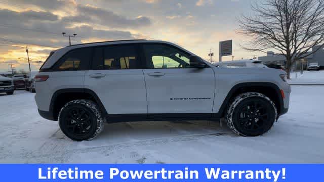 Thumbnail: 2025 Jeep Grand Cherokee - 9