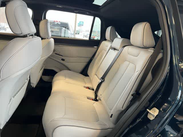 Thumbnail: 2025 Jeep Wagoneer S - 13