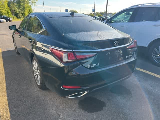 Thumbnail: 2019 Lexus ES - 2