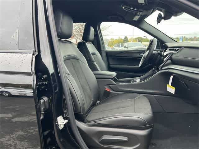 Thumbnail: 2025 Jeep Grand Cherokee - 19