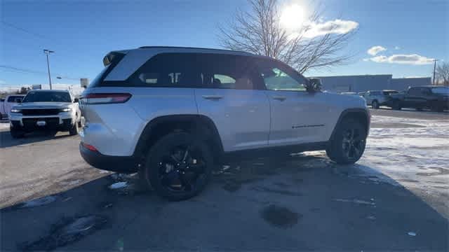 Thumbnail: 2025 Jeep Grand Cherokee - 8