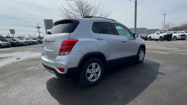 Thumbnail: 2019 Chevrolet Trax - 8