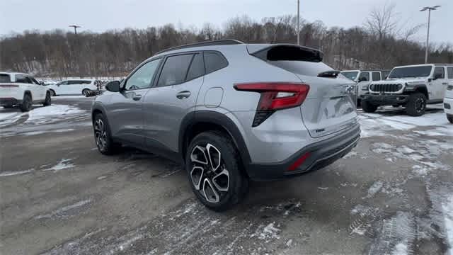 Thumbnail: 2024 Chevrolet Trax - 6