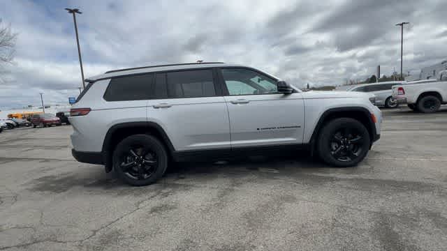 Thumbnail: 2023 Jeep Grand Cherokee - 9