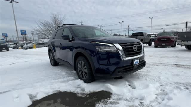 Thumbnail: 2022 Nissan Pathfinder - 2