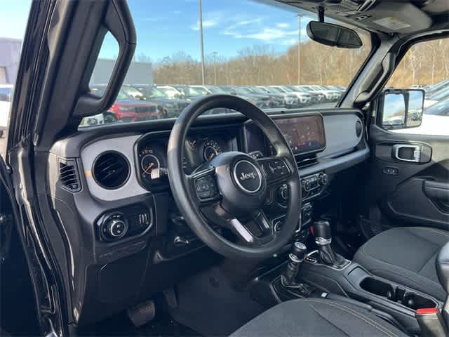 Thumbnail: 2025 Jeep Gladiator - 10