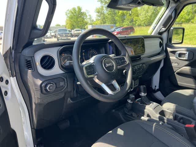 Thumbnail: 2025 Jeep Wrangler - 17