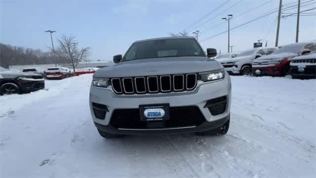 Used 2023 Jeep Grand Cherokee Laredo SUV